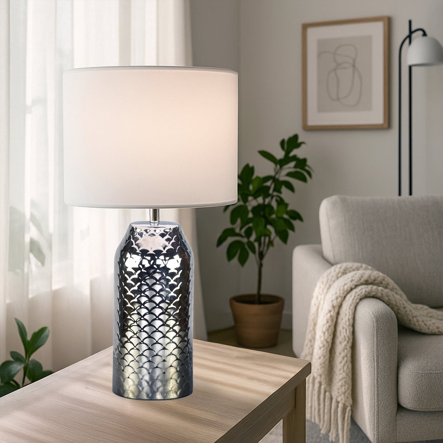 Urban Style Helen Table Lamp Silver